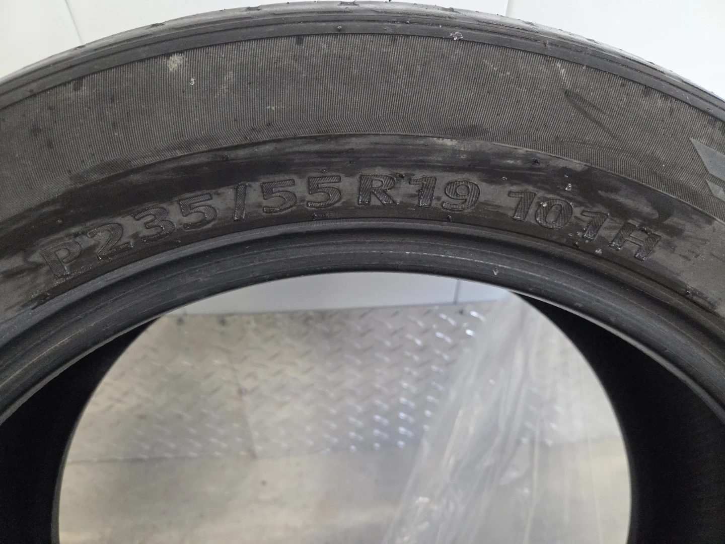 P235/55R19 Tire