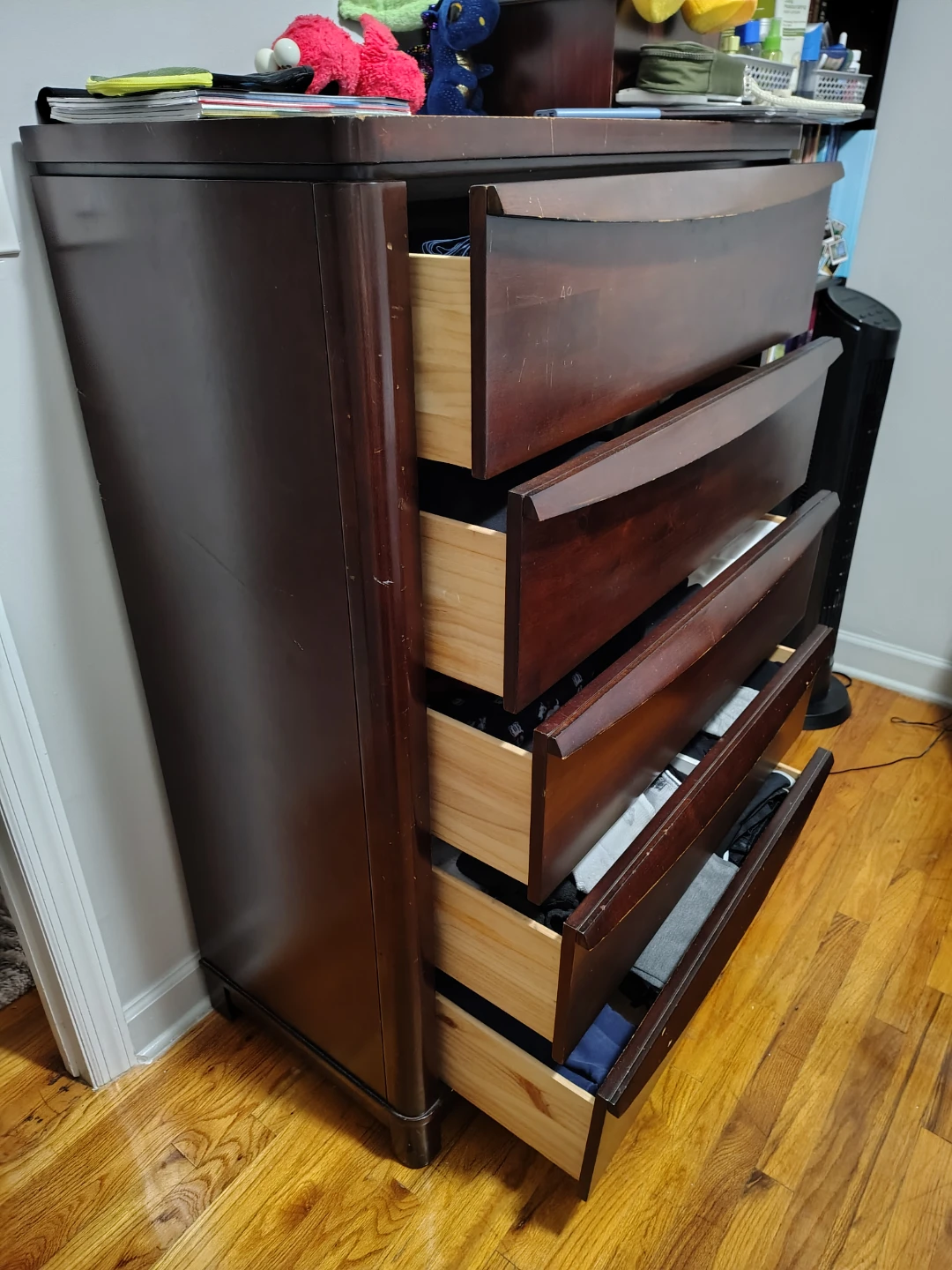 5 Drawer Dresser - photo 3