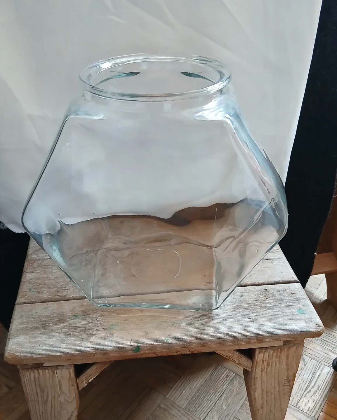 Large Glass Hexagon fishbowl 2 gallon