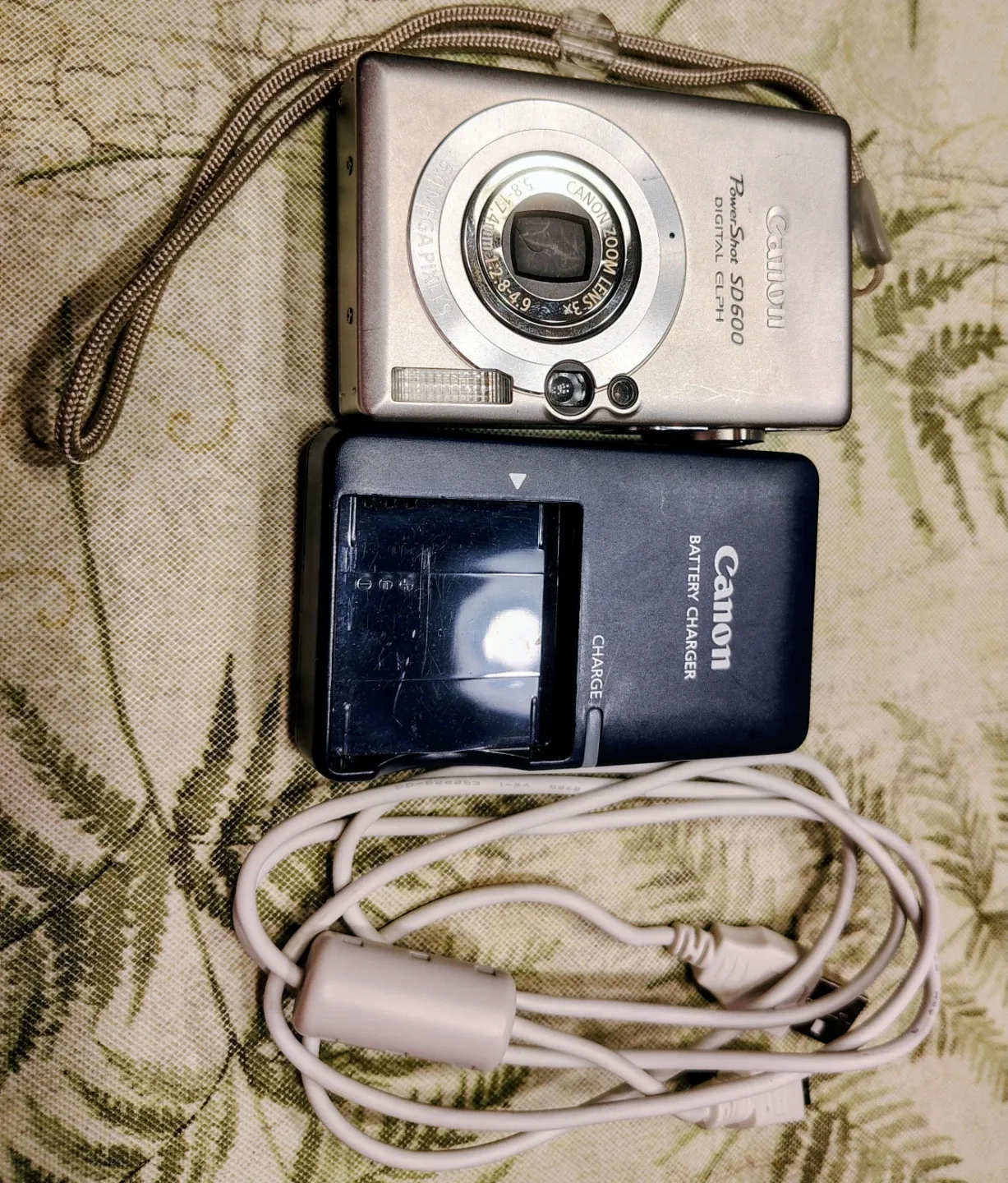 Canon PowerShot SD600 Digital Camera image indicator(2)