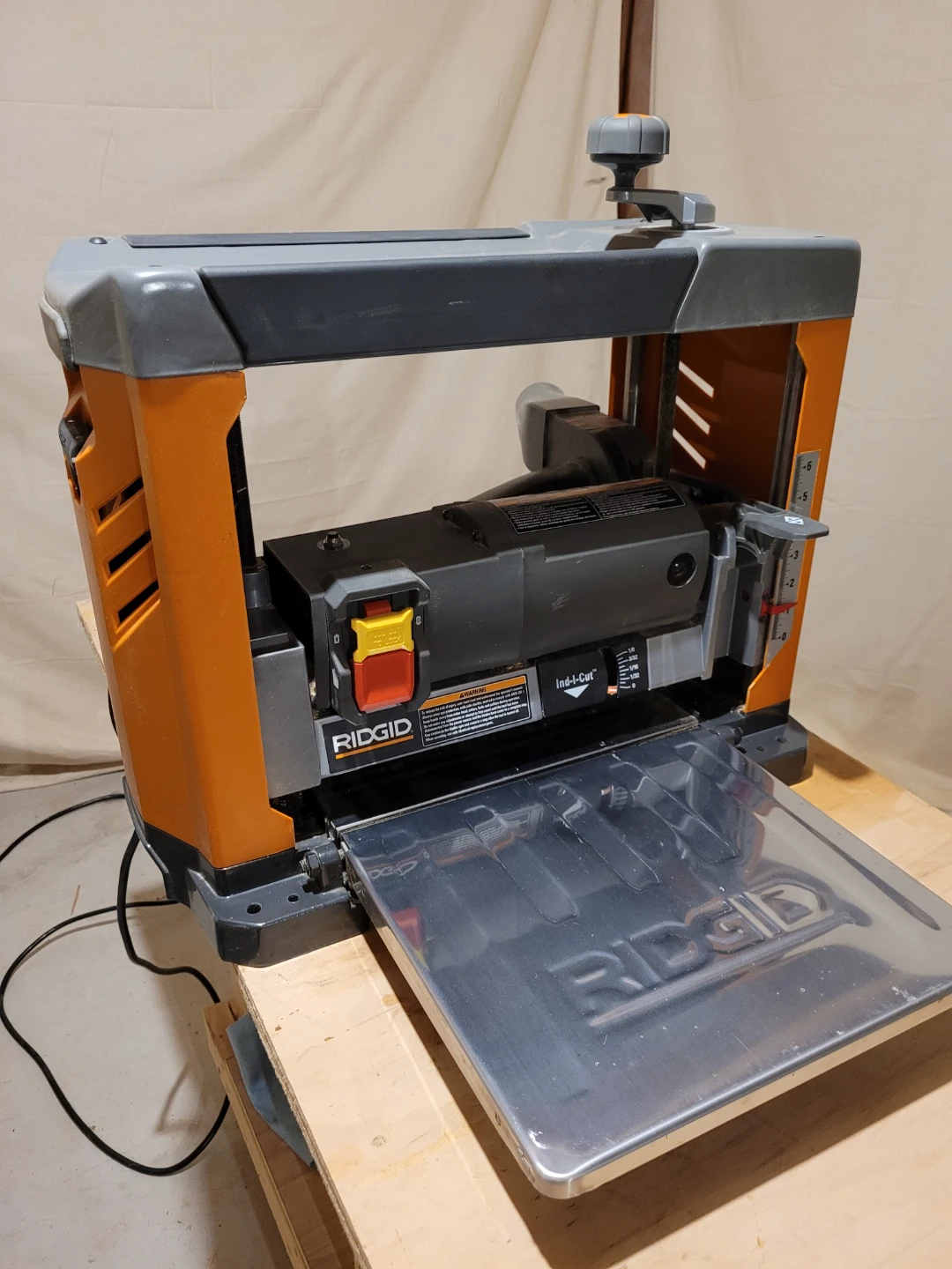 Ridgid Benchtop Planer - photo 4