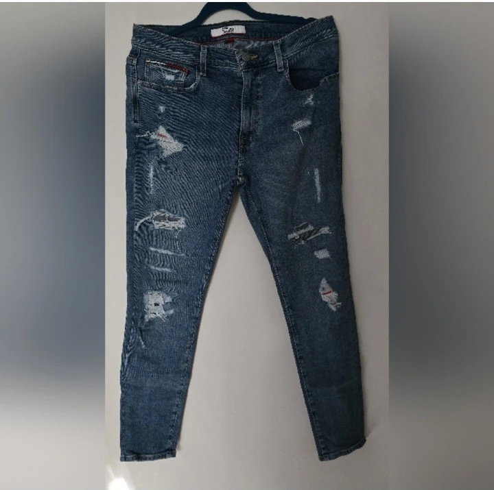 Tommy Hilfiger Distressed Skinny Jeans in Blue