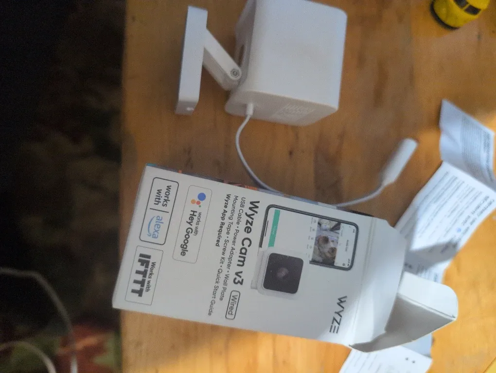 New Wyze Cam v3 Indoor & Outdoor Security Camera image indicator(4)