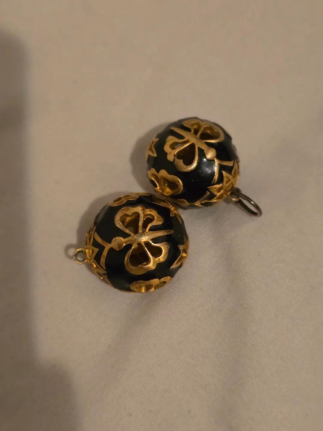 Black & Gold Decorative  Enamel Sphere Pendants image indicator(3)