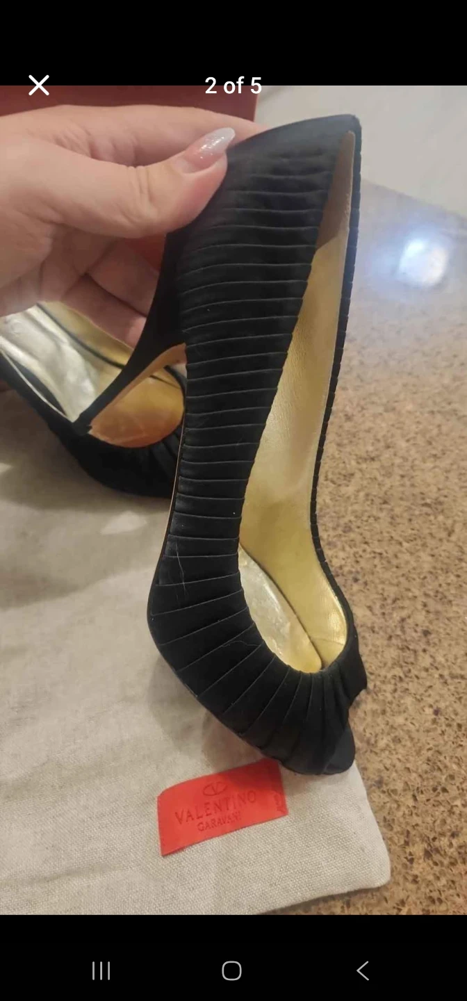 Valentino Garavani Black Heels - Size 40 - photo 2