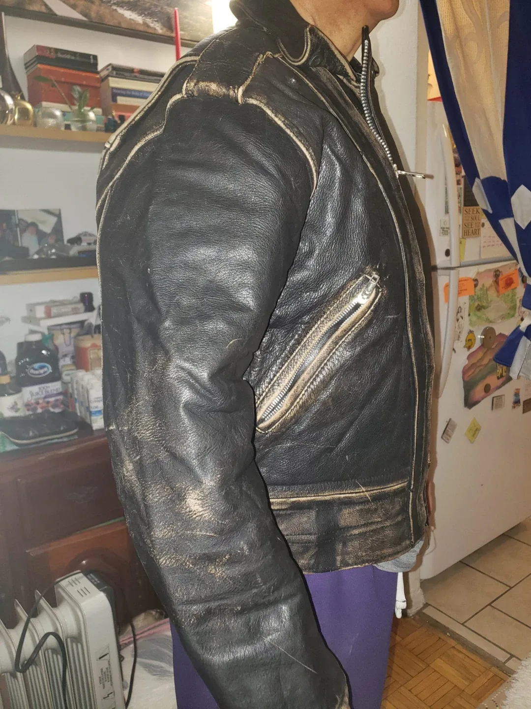CROG Original Leather Jacket - Size L image indicator(2)