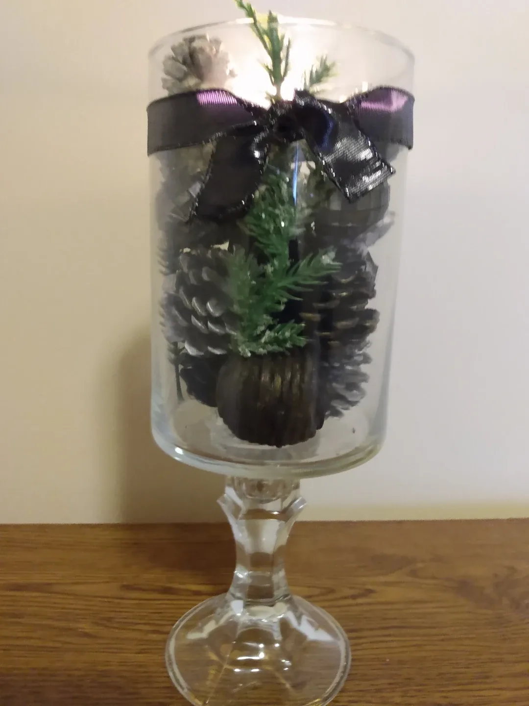 Pine Cone Filled Glass Pedestal Vase image indicator(3)