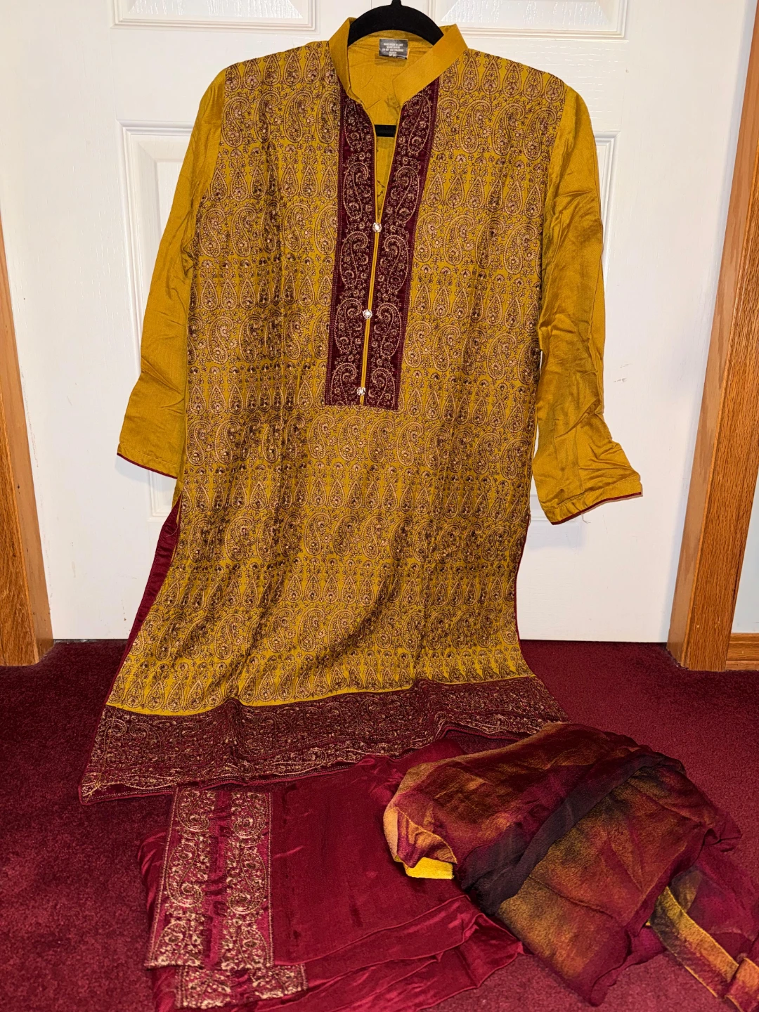 Salwar Kameez Suit - Mustard & Maroon - photo 3
