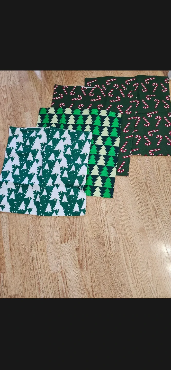 Set Of 4 Brand New Christmas  Pillow Covers