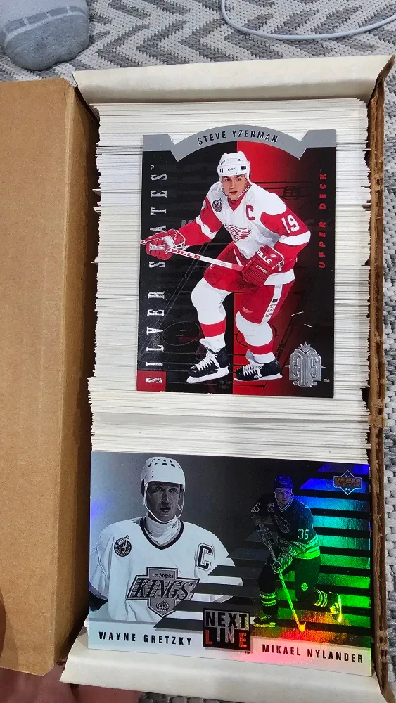 Hockey Cards image indicator(3)