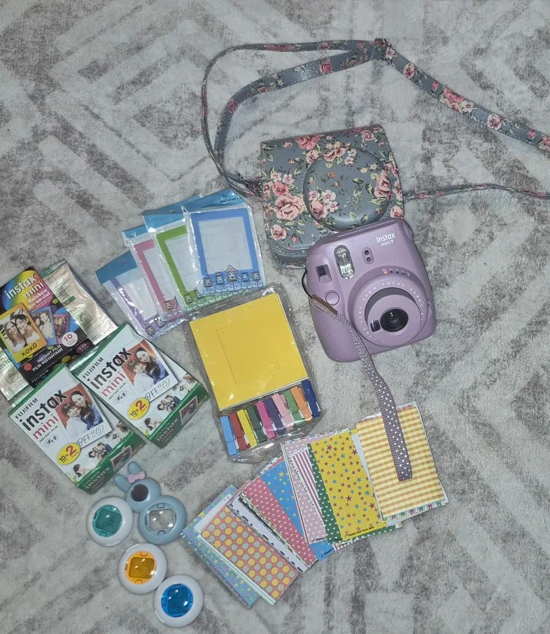 Fujifilm Instax Mini 9 Camera with Accessories