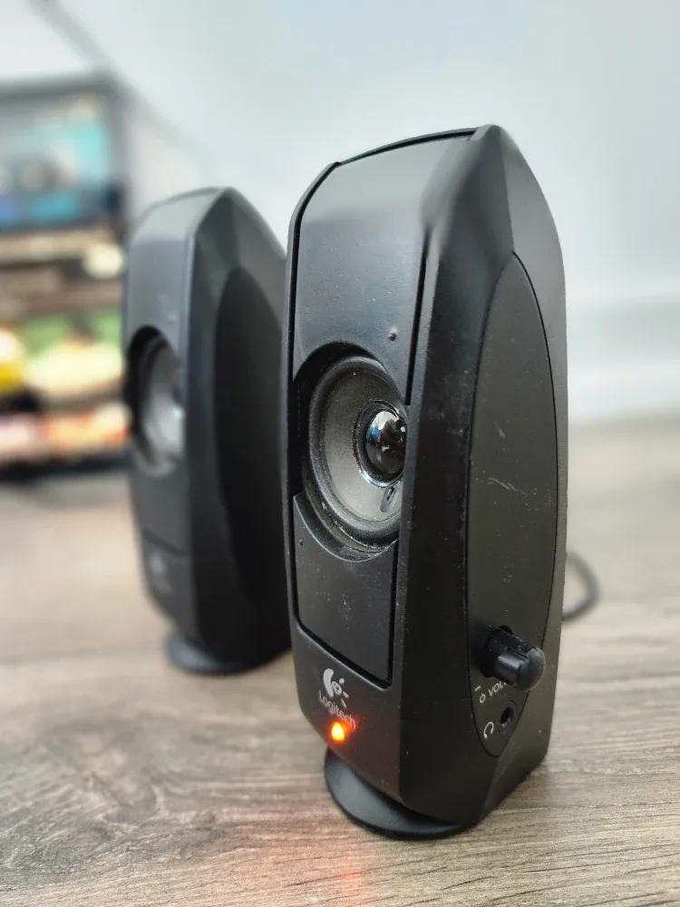 Powerful Logitech S120 2.0 Stereo Speakers (Video demo) image indicator(3)