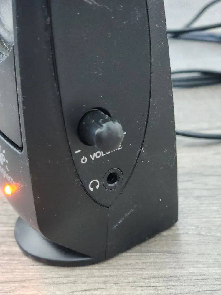 Powerful Logitech S120 2.0 Stereo Speakers (Video demo) image indicator(4)