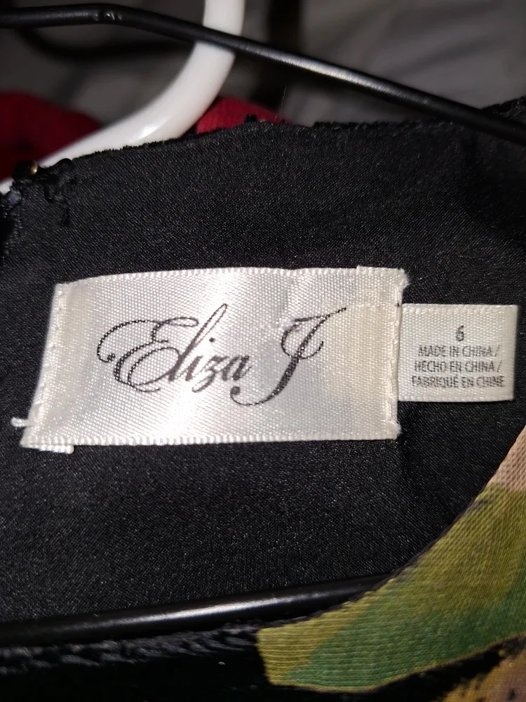 #Cleanout-Eliza J Floral Velvet Cold Shoulder Dress - Size 6 image indicator(3)