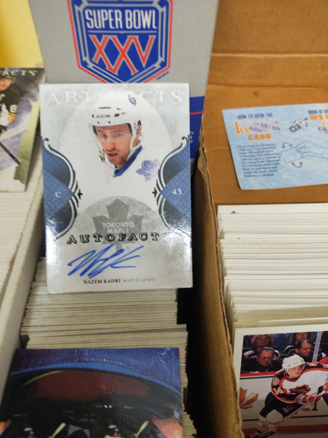 Hockey & Baseball Trading Cards Lot.