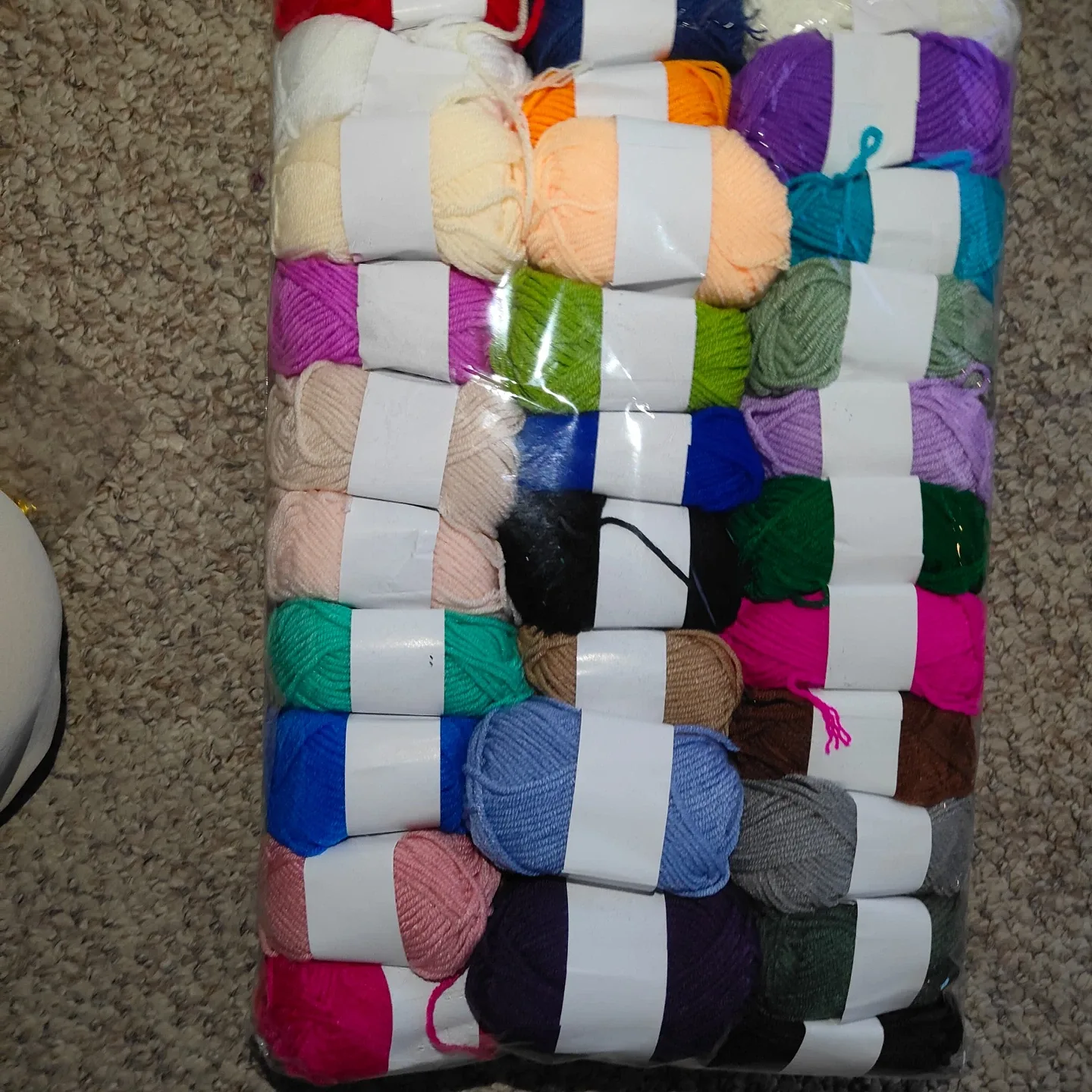 Lot of Yarn - Assorted Colours image indicator(2)