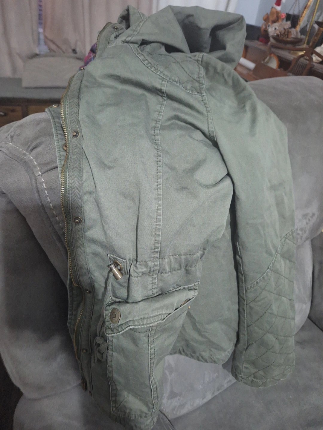 Olive Green Hooded Jacket [ size large.] - photo 3