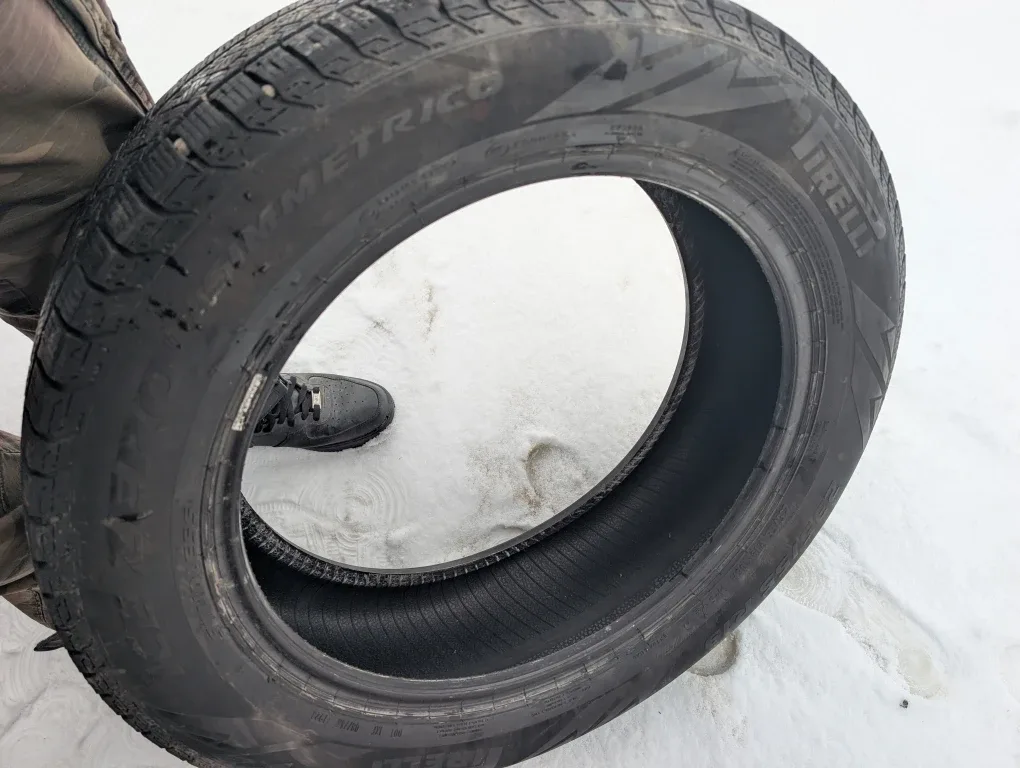 1 Perelli ice zero  asimmetrico  235/55R19 image indicator(2)