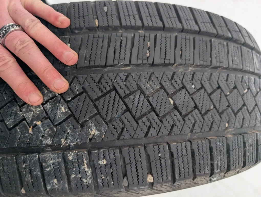 1 Perelli ice zero  asimmetrico  235/55R19 image indicator(5)