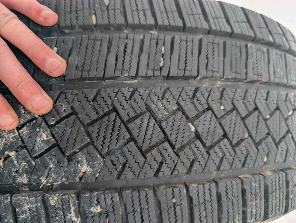 1 Perelli ice zero  asimmetrico  235/55R19 image indicator(6)