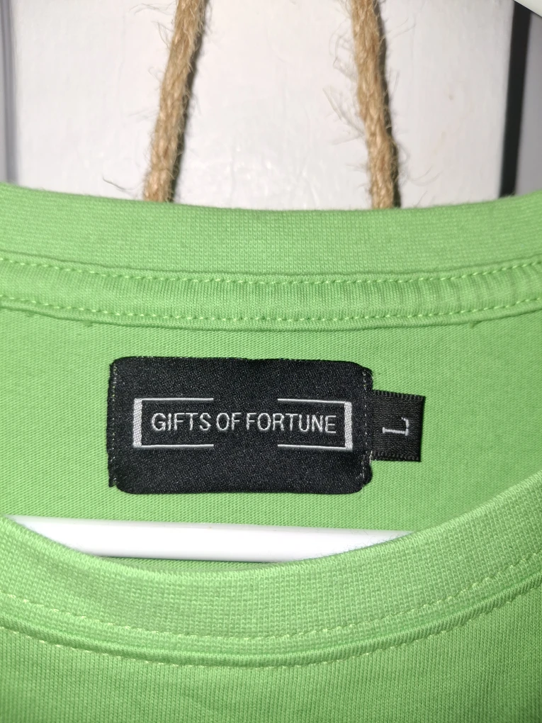 Gifts Of Fortune Green Graphic Tee - Size L - photo 2