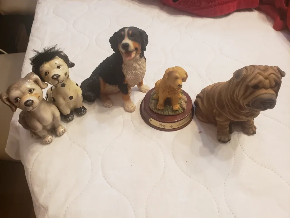 Dog Figurines by Leonardo image indicator(2)