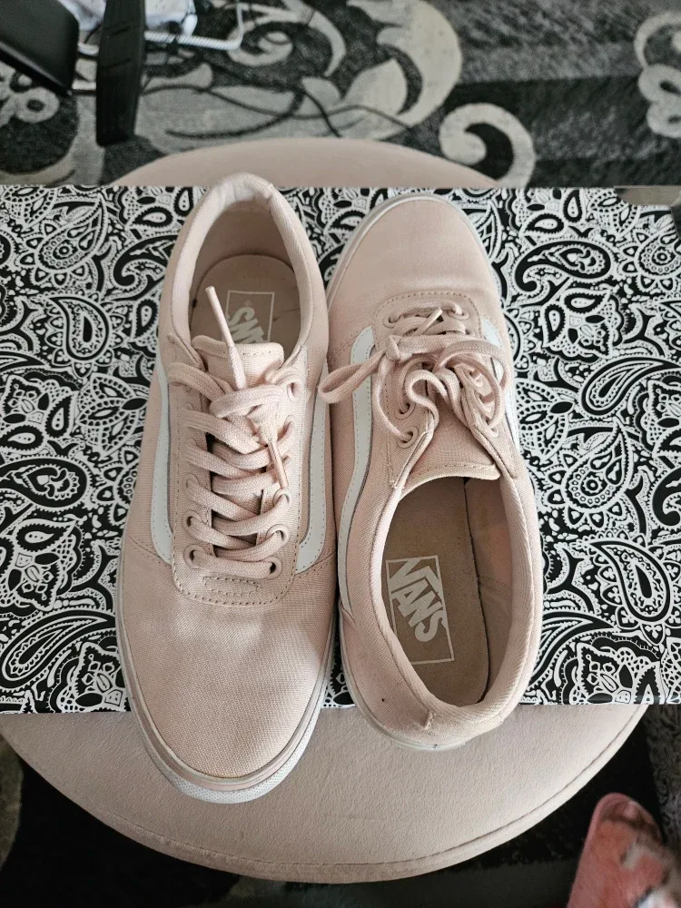 Vans Ward Low-Top Sneakers, Size 9, Pink image indicator(2)