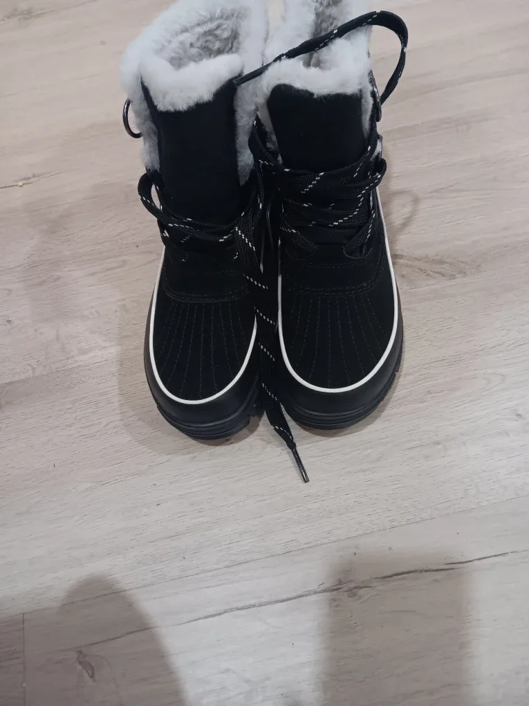 Sorel Waterproof Winter Boots - Size 6.5 image indicator(8)