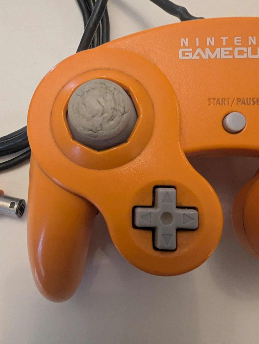 Gamecube controller Orange. - photo 2