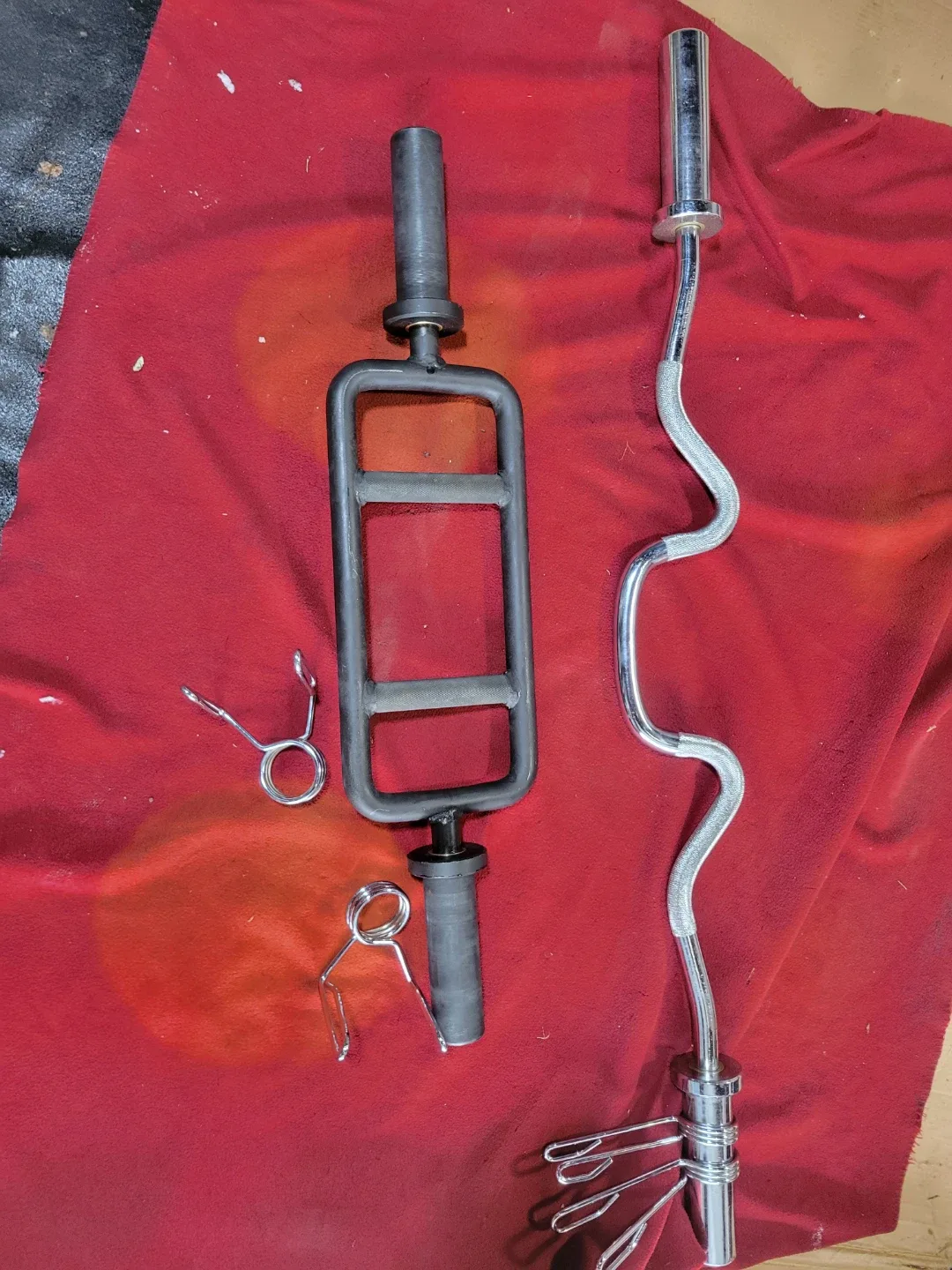 2" HOLE EZ-CURL BAR AND TRICEP BAR  WITH  CLIPS