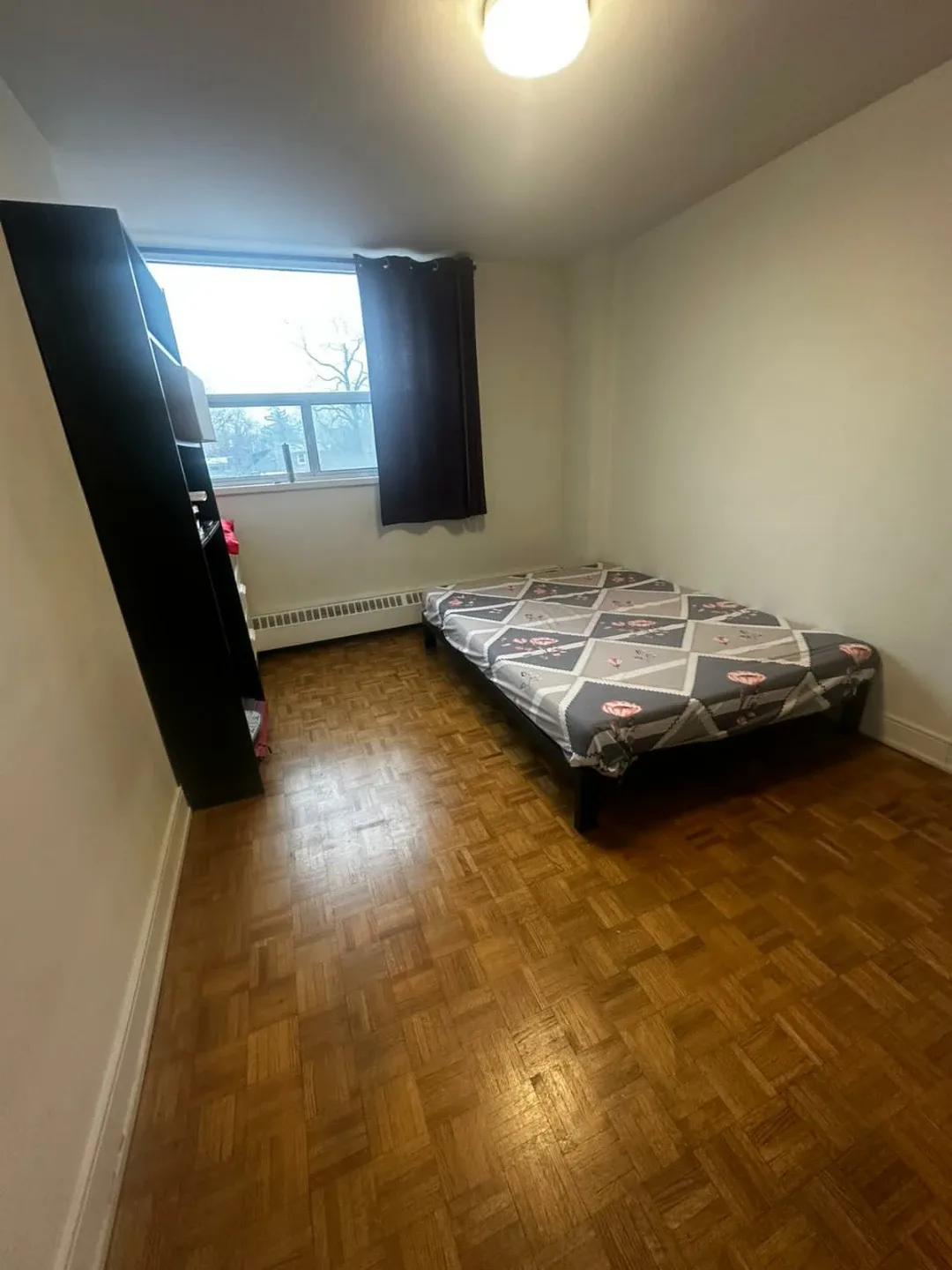 1 Bedroom for Rent in 2-Bedroom Apartment – Available January 1