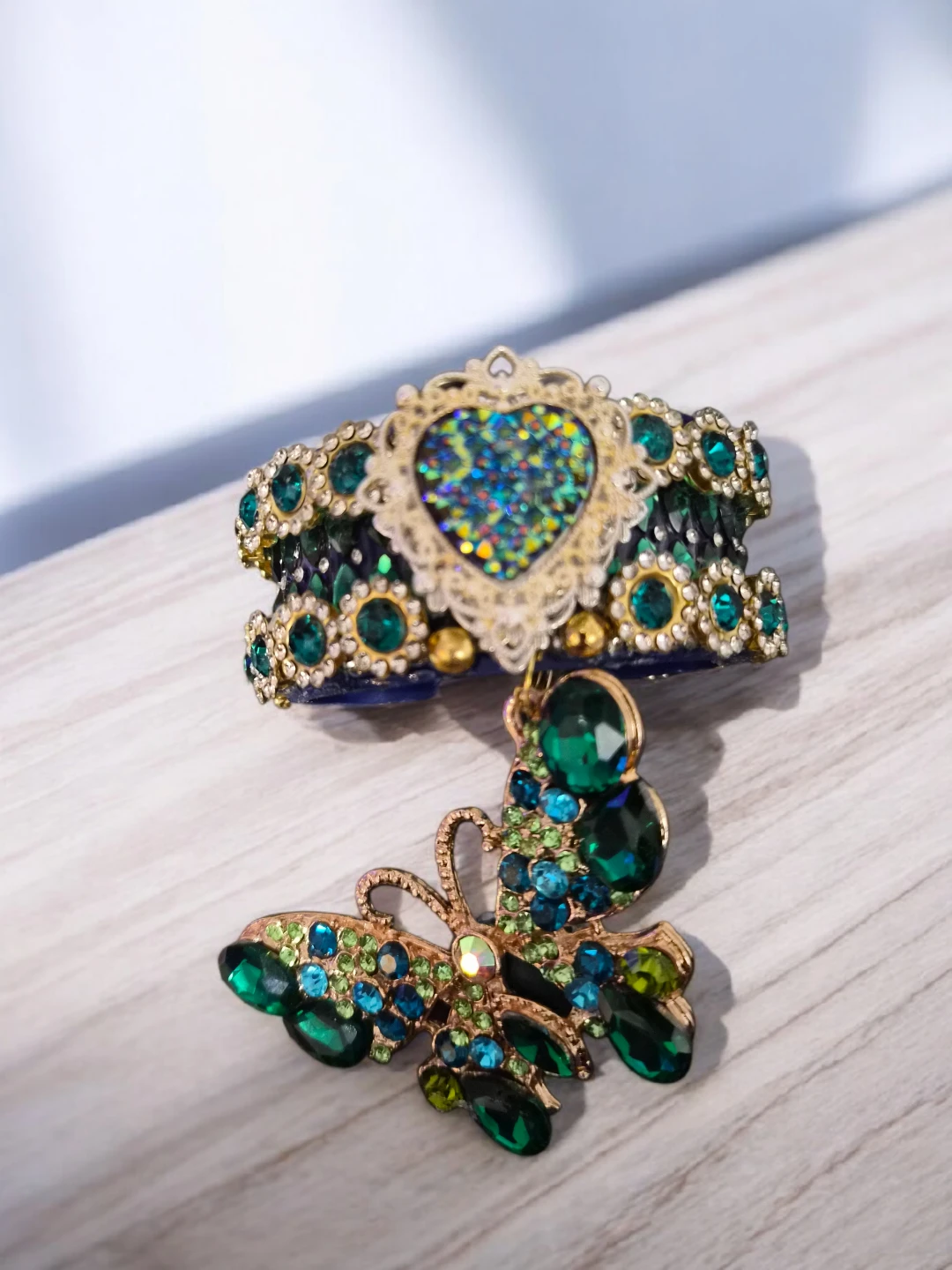 Handmade Emerald Green Bracelet - photo 2