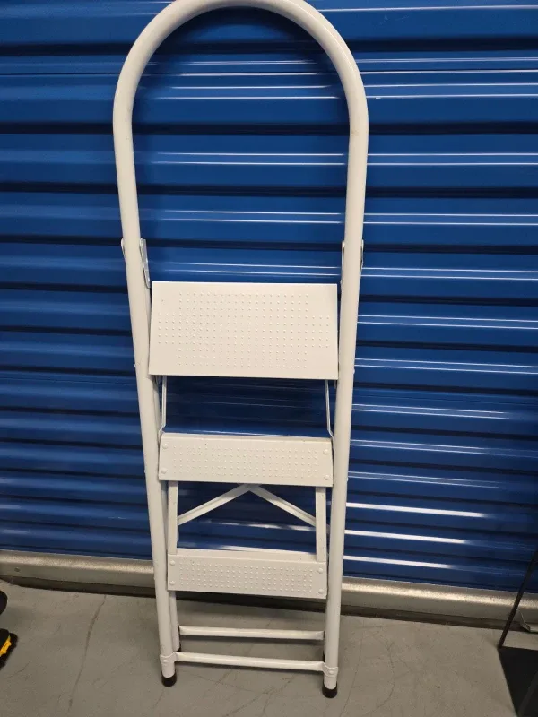 White 3-Step Ladder image indicator(3)