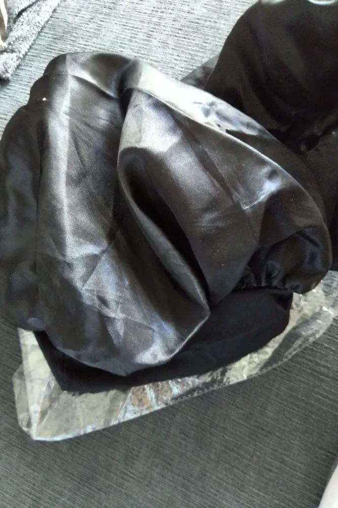 Pink Hair Roller and Black Bonnet Set image indicator(3)