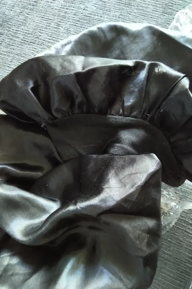 Pink Hair Roller and Black Bonnet Set image indicator(4)