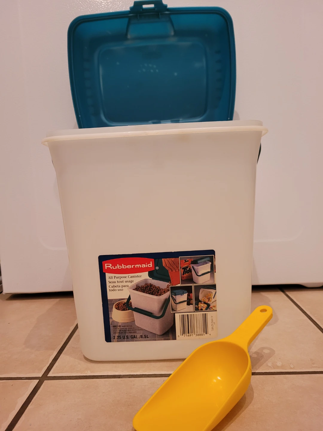 Rubbermaid All Purpose Canister - 2.25 Gallon