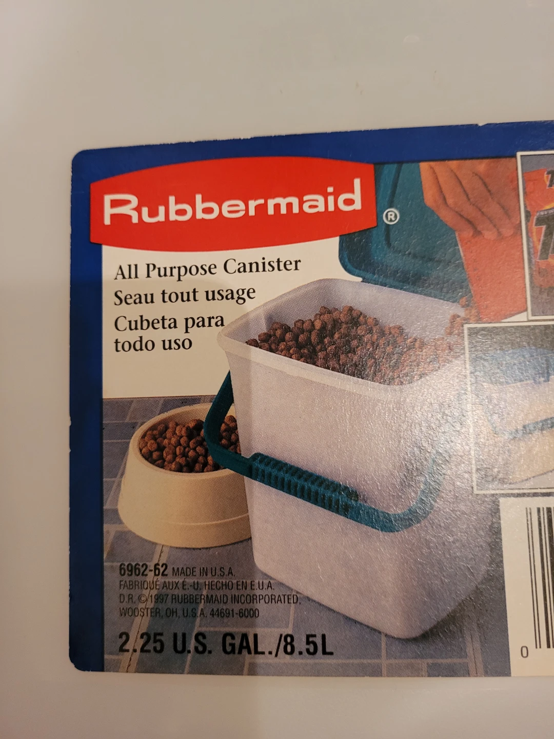 Rubbermaid All Purpose Canister - 2.25 Gallon - photo 3