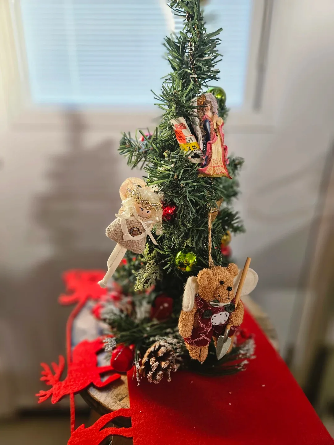 Christmas Tree with 3 Angel Ornaments, and placemat