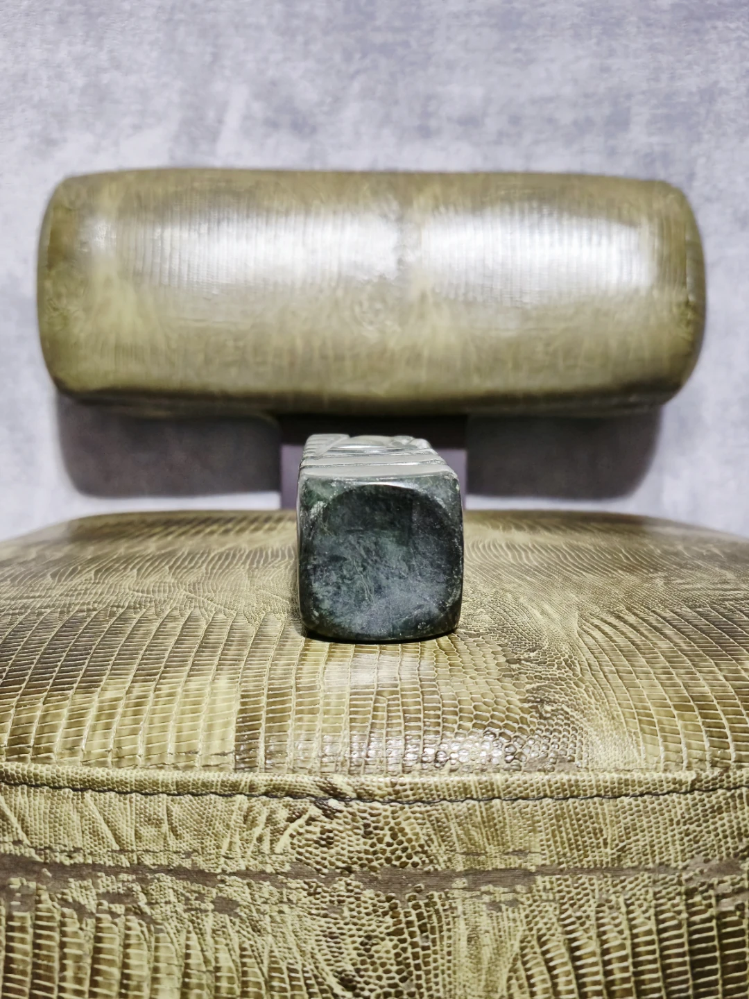 Green Serpentine Carved Maiyan Statue - photo 5