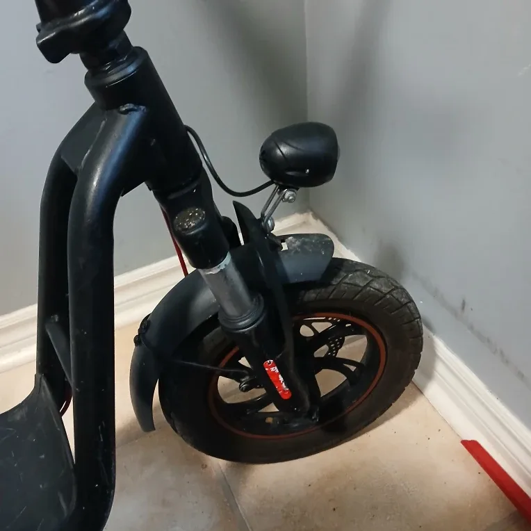 i Scooter Electric Scooter with Seat & Basket image indicator(3)