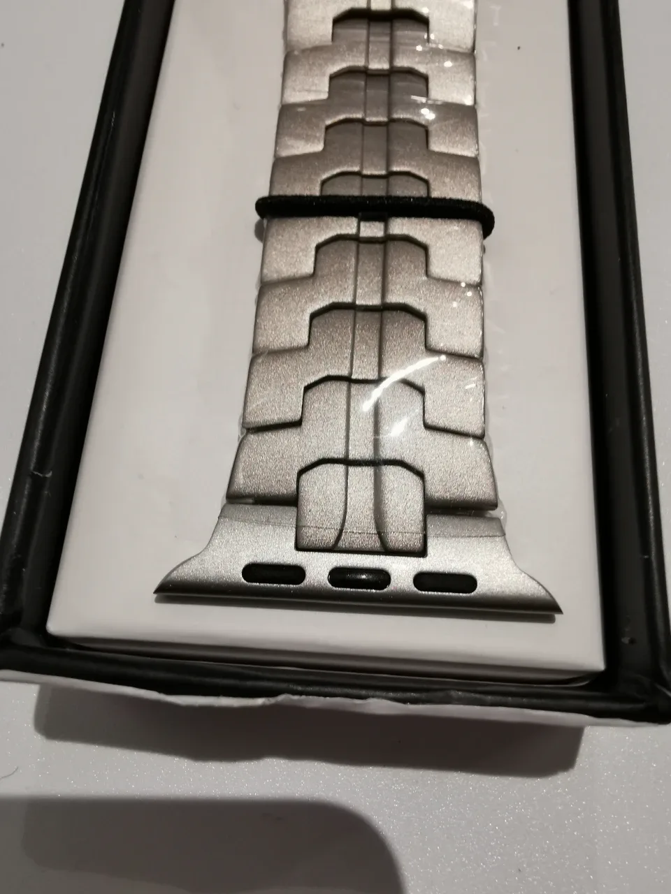 #Cleanout BEZELI Titanium Apple Watch Band - New image indicator(4)