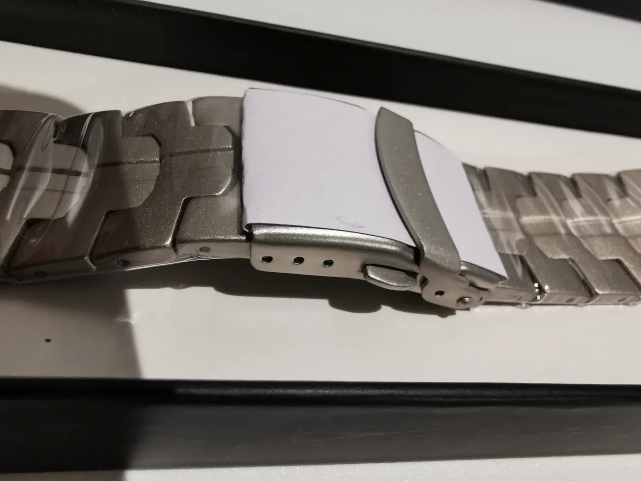 #Cleanout BEZELI Titanium Apple Watch Band - New image indicator(5)