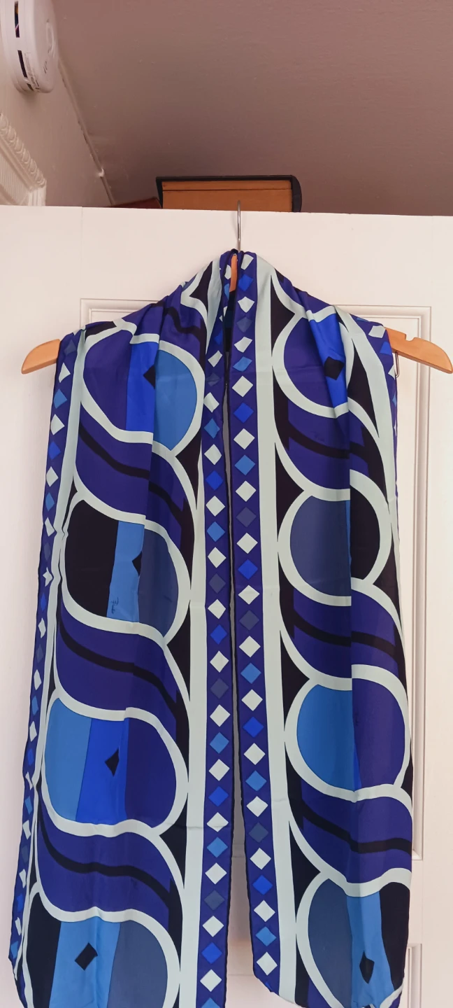 EMILIO PUCCI AUTHENTIC SIGNED SILK SCARF - photo 3