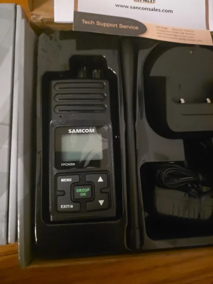 SAMCOM FPCN30A Two Way Radio - New in Box!