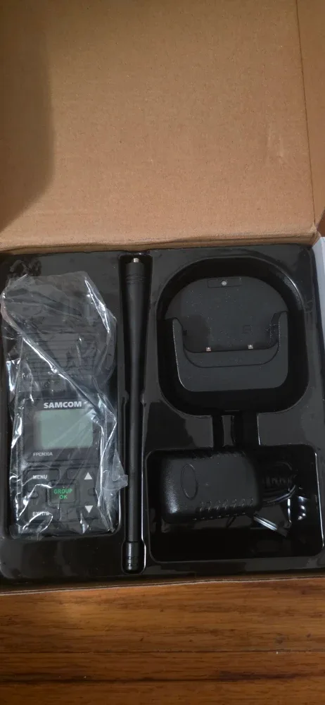 SAMCOM FPCN30A Two Way Radio - New in Box! image indicator(2)