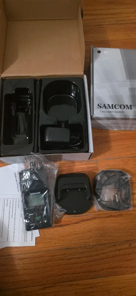 SAMCOM FPCN30A Two Way Radio - New in Box! image indicator(3)