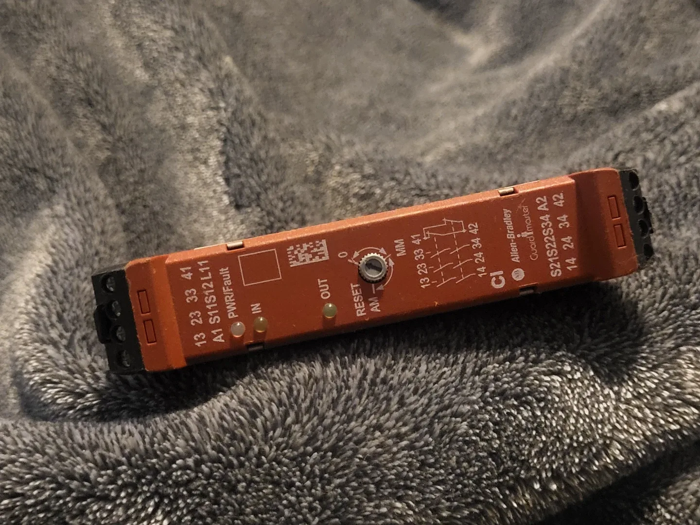 Allen-Bradley Safety Relay CAT 440R-S13R2