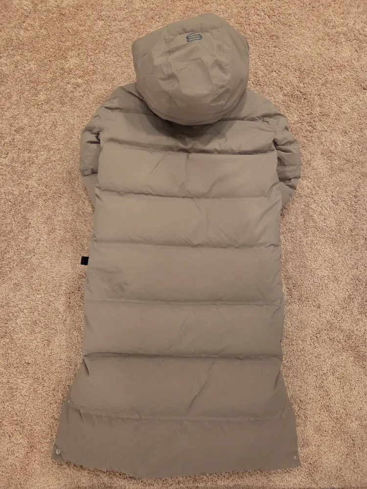 Aritzia The Super Puff2O Long - Rainstop Modern Taupe image indicator(7)