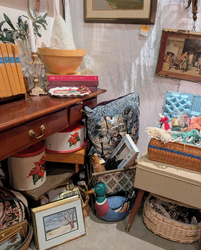 The Cottage Gallery Vintage and Antique Decor Items image indicator(5)