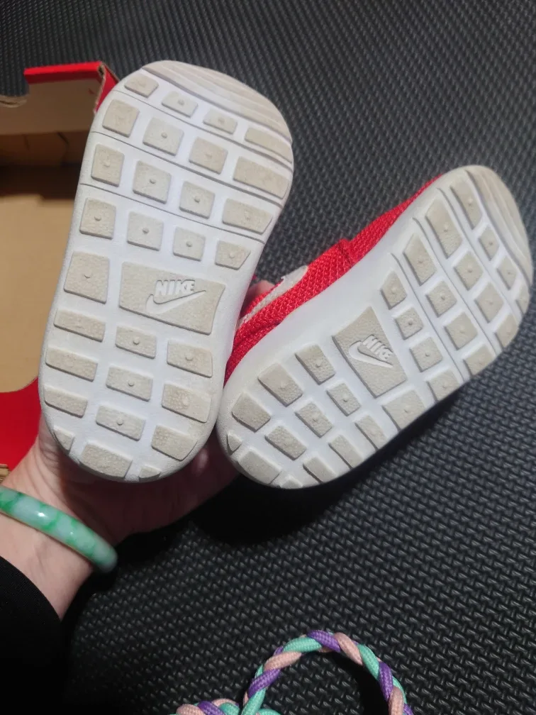 Nike Roshe One (TDV) Size 5C - Toddler Shoes image indicator(3)